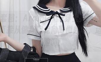 最新套图：Aram(아람)穿上亮粉色运动衫，直接从健身房走向时尚秀场，运动也有腔调！