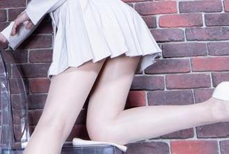 Beautyleg – Emmie的护士写真：分享一下我如何保持冷静对抗小病人的‘戏’！