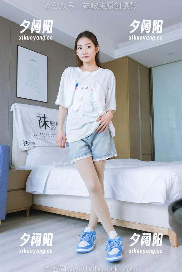BoBoSocks袜啵啵 - 芝士和厚肉丝，这壁纸搭配得天衣无缝，想叹气又觉得傻。