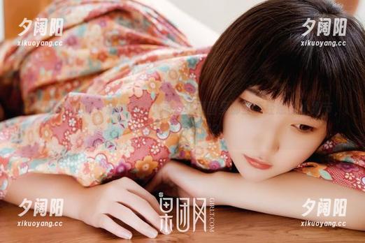 GIRLT果团网 - 最新黑白！龚玥菲原图里那些不经意的小细节，你注意到了吗？