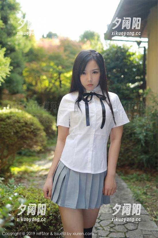 MFStar模范学院 - 下载思淇Sukiiii的镂空写真集，随时随地享受一点点空灵吧！