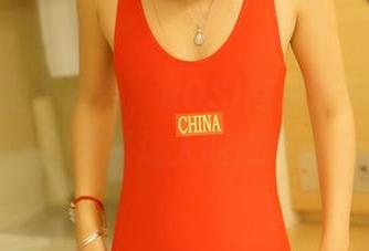 美女与捆绑胶带，ROSI高清图集里的微妙关系让人略感意外