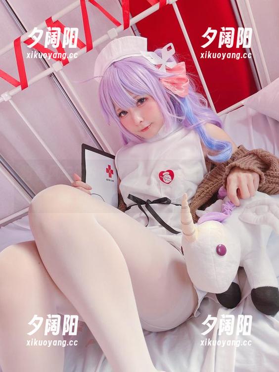 骑着风车的SayoMomo，黑丝cos也是在挑战我的审美底线吧…