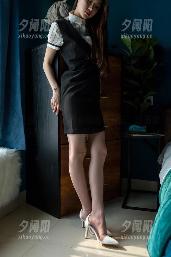 微密圈 - Sia不吃鱼的摄影日记：制服套装肉丝更新，好像有点不同寻常…