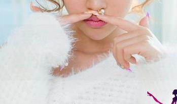 UGirls尤果网 – 下载萌神妹妹的糖果色双人照，脆弱的心可千万别被甜得淹没！
