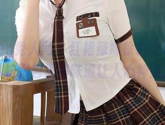 Xiuren秀人网 – 红裙辣妹徐莉芝Botty，私拍图包里的味道让人心神荡漾？