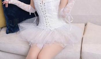 Xiuren秀人网 – 徐莉芝Botty的美图，连街边的车都在偷瞄这些女孩！
