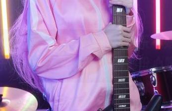 sally多啦雪的写真集：独乐乐不如众乐乐，我是多怕占有你的那份心呀