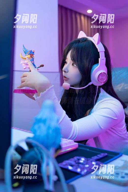 “yuuhui玉汇”运动指南，免费图片带你领略如何优雅地摔倒在健身器械上！