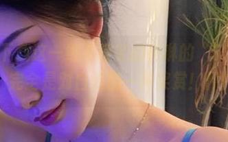微密圈 – 下载这一组不爱笑的赛琳的“5.20付费”作品，完全是对自我的一种奖赏！怦怦心动
