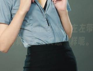 丽柜 – 黯淡与明亮的交织，左左带来的黑白写真像是在冥想一样呢。