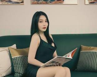 丽柜 – 网袜+潘潘=无圣光的美学，作品让人考虑“隐晦”这个好词。