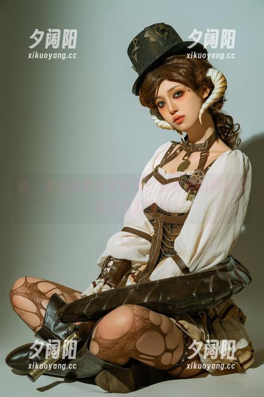 哦，这样的职业装写真！云溪溪奶桃在资源里游刃有余