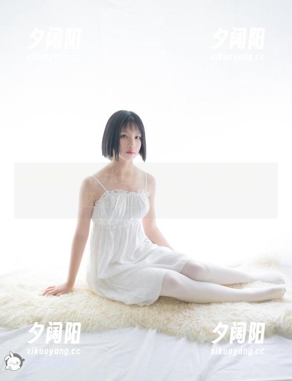 兔玩映画樱花JK图册，春天不止是鲜花，还有这些骚气少女。