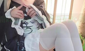 随古川kagura一起拥抱兔女郎：私拍图包的轻松一刻