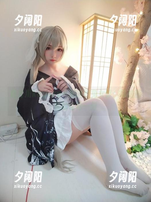 随古川kagura一起拥抱兔女郎：私拍图包的轻松一刻