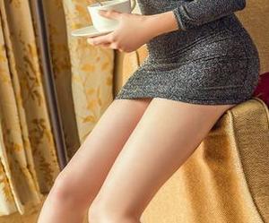 头条女神 – 曲佑熙的高清写真：油油亮亮，照得我都想要抹上点儿润滑油了！