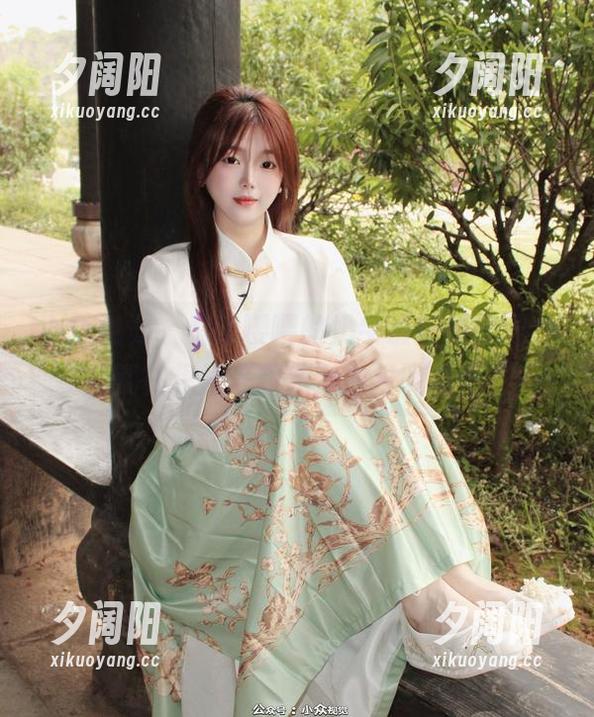 小众视觉-嘤嘤 小众视觉 - 看了嘤嘤的奶牛最新版套图,我就在想她是想做个乡村明星吗?