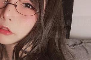 最新女仆系列：小泉学姐吖轻松变身透明天后，图库多了一份“透明感”！