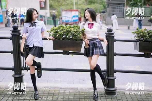 尤蜜荟 - 护士周妍希：带着药箱的美丽图包，马上下载！