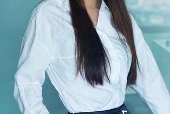 推女郎 – 谁能想到办公室竟然也能如此撩？Rita的写真原图来袭！