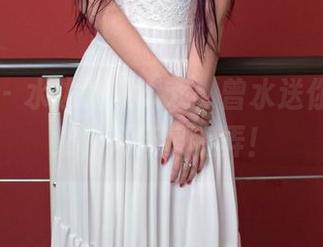 推女郎 – 水边的双人戏，曾水送你免费合集，开怀又捉弄！