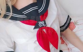 星之迟迟，睡衣虽随意，但我却忍不住想多看几眼，这原图真是好看啊。