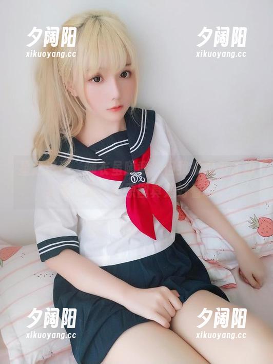 星之迟迟，睡衣虽随意，但我却忍不住想多看几眼，这原图真是好看啊。