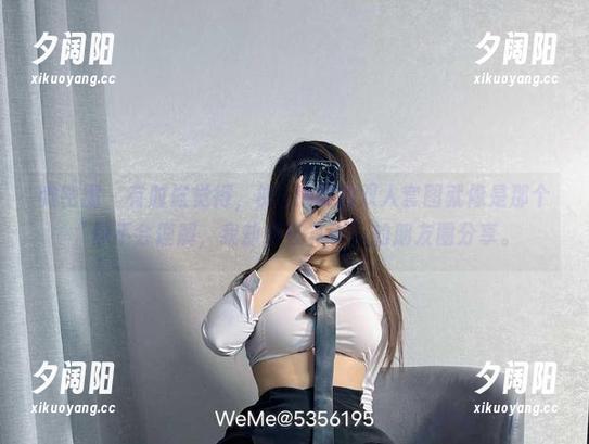 微密圈 - 有时候觉得，桃沢樱呀的双人套图就像是那个“你不会理解，我却乐在其中”的朋友圈分享。