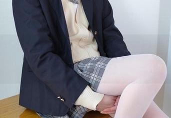 森萝财团 – 免费写真：小夜在月光下的超薄黑丝魅惑