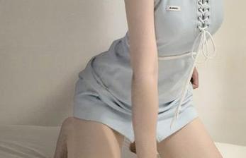 微密圈 – 换上黑色网衣后，相扑猫更新的套图有那么点甜蜜，更像是隐秘的邮件。