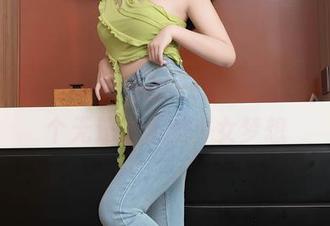 秀人网 – CherryBlessU全套写真：一个无法抗拒的少女梦想