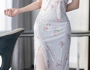 秀人网 – 在线看Jennifer小若的泳装，一不小心被这柔和光线给迷倒了，哈哈，有点晕。