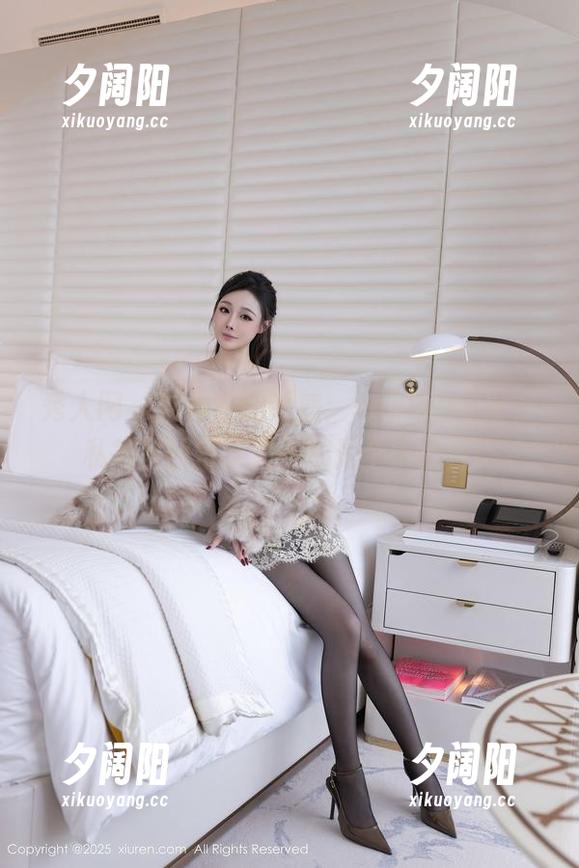 秀人网-sophie余冰 秀人网 - 连体衣的诱惑:sophie余冰在私拍里的每次偏头都是个小心机。