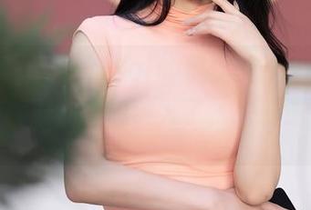 秀人网 – 周于希Sally黑丝美腿全套写真，腿部线条的梦想破灭了，只剩流连忘返。