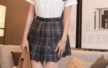 秀人网 – 根本停不下来！每一张土肥圆Carol的全套图片都逼着我变成女王迷。