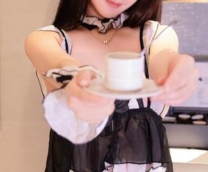 秀人网 – 闪耀高跟鞋的在线写真，别再叫奶茶味的包子胖了。