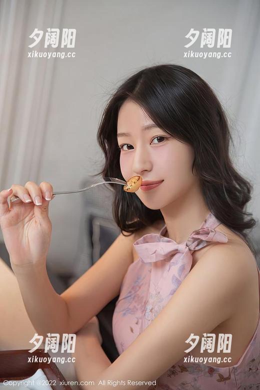 秀人网 - 清纯啥的没关系，妮儿Bluelabel的私房原图才是硬通货！谁还需要修图加滤镜呢？