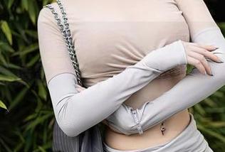 秀人网 – 从草地到蓝天，娜露Selena在户外的高清冒险，下载后不说你不好意思！