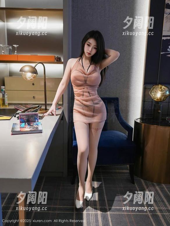 秀人网 - 让人一看就想跳入泳池的小果冻儿私房图包，第五张简直不能直视！
