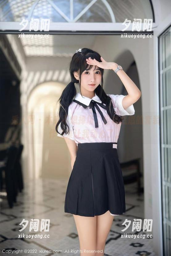 秀人网 - 本来不想捧场，但林悠悠的套装作品集让我动心了。
