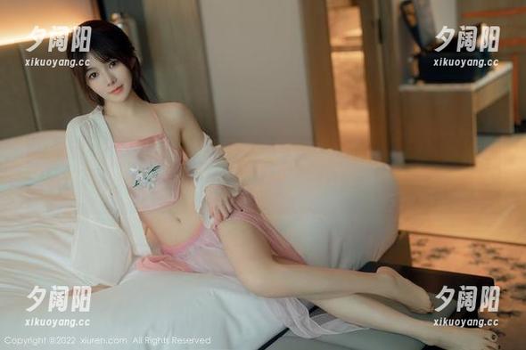 秀人网 - 糯美子Mini的日常：网盘作品，想说又停不下来的瞎聊！