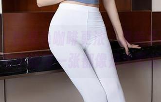 秀人网 – 比黑色咖啡更浓，糯美子mini高清图包中的每一张都像是含蓄的叹息