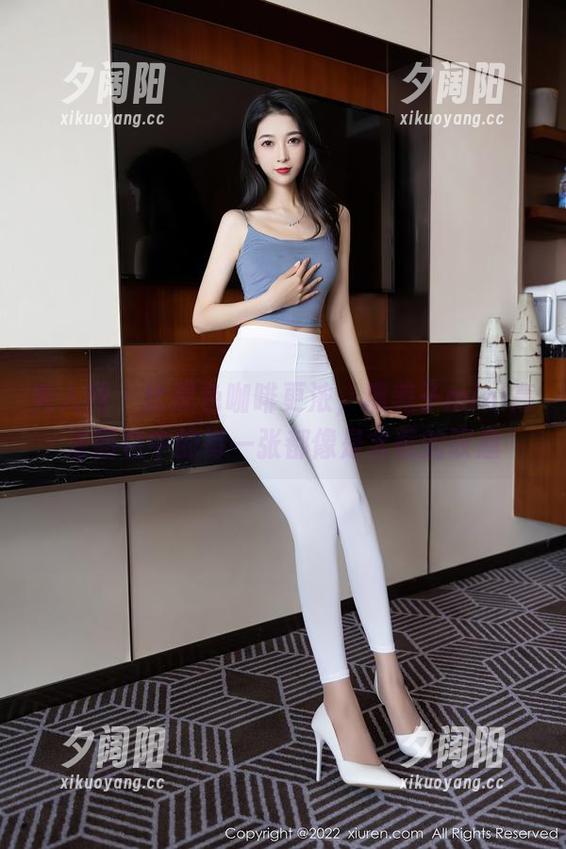 秀人网 - 比黑色咖啡更浓，糯美子mini高清图包中的每一张都像是含蓄的叹息