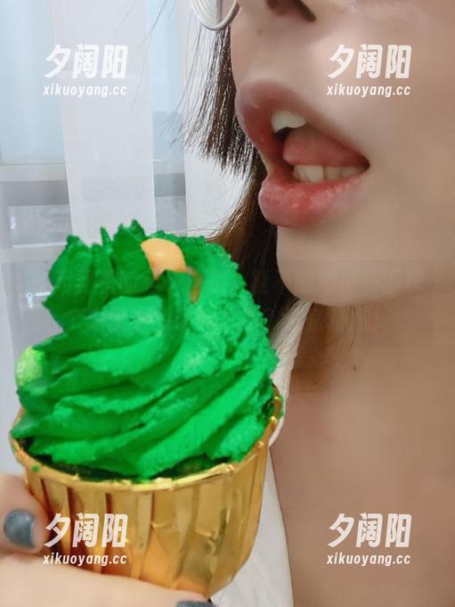 秋和柯基的兔子自拍，能不能期待一下那个原图小兔子的憨态？期待精选！