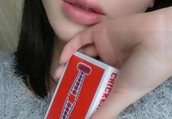 微密圈 – 何为吊带白丝？紫色哒豚豚说，尽在她的奇妙合集里！