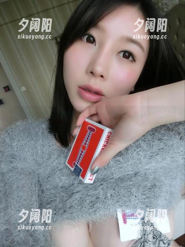 紫色哒豚豚 微密圈 - 何为吊带白丝?紫色哒豚豚说,尽在她的奇妙合集里!