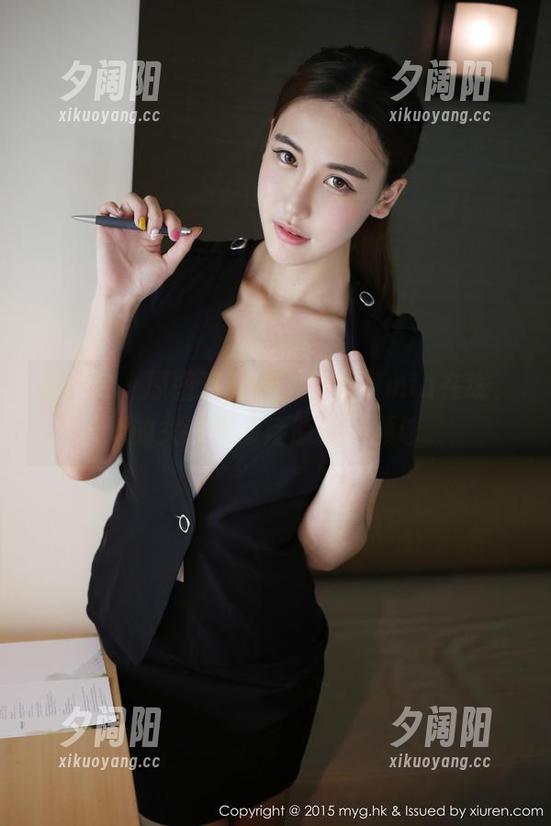 美媛馆 - 原图迷雾中，徐微微mia在线，她的女孩形象活脱脱一颗球。
