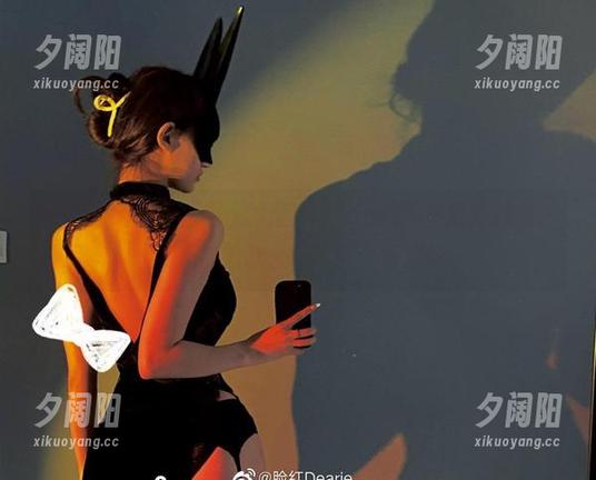 微密圈 - 免费图册：脸红Dearie的黑白萌态捕捉，快来看她怎么“玩转”色彩！
