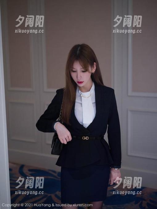 花漾show - 小热巴的色彩丰富泳装私拍，真想冒泡去赞美呀！